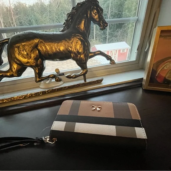 Plaid wristlet with Bow Accent - Picture 2 of 4